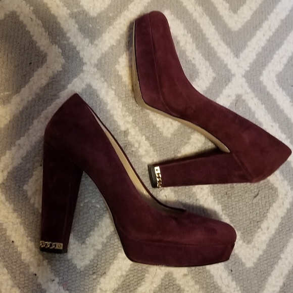 Michael Kors Burgundy platform pump’s  are 1 inch platform just around 4 inches - Picture 3 of 14